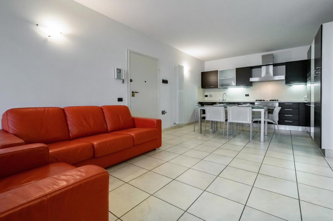 Piana Di Solaro Modern Flat & Swimming Pool Apartamento Lerici Exterior foto